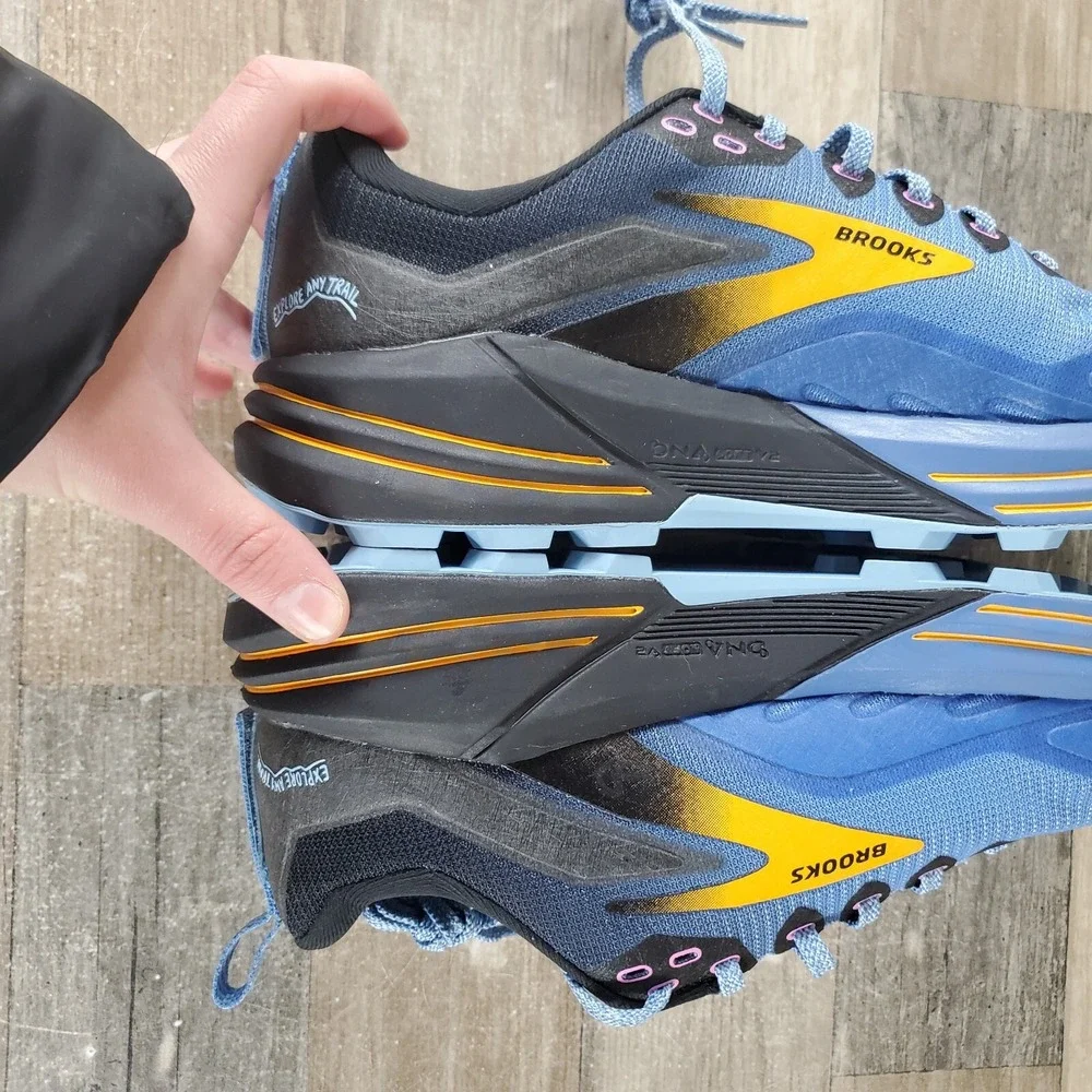 Brooks Cascadia 16 Womens Shoes Sz 11.5 B Running Blue Black Yellow Sneakers